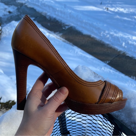 Michael Kors Tan Leather Open Toe Wooden Heels with Gold Logo Button - Picture 10 of 17